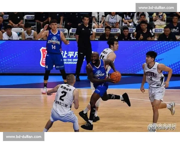 唐才育盛赞金牛底蕴 誓助球队卫冕再攀高峰 唐才育盛赞金牛底蕴 誓助球队卫冕再攀高峰