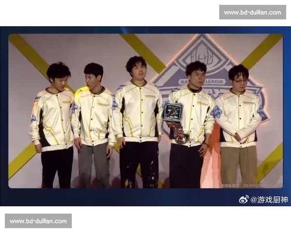 英雄联盟手游战队：季后赛硝烟弥漫，谁能问鼎荣耀