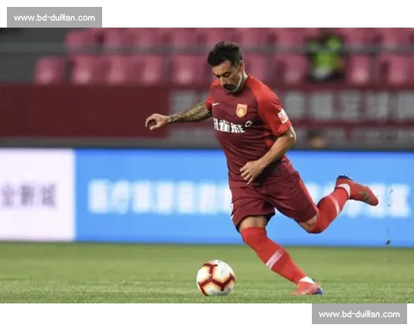 苏超巨星回归首秀惊艳,球迷泪目:这才是真正的王者! 苏超巨星回归首秀惊艳,球迷泪目:这才是真正的王者!