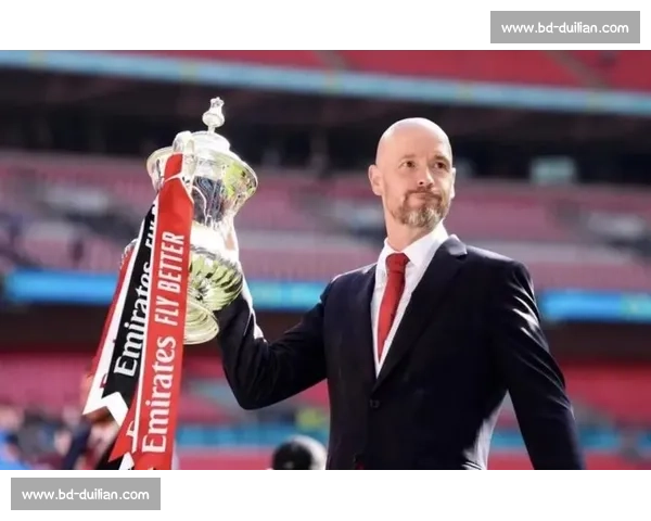 冠军教练光环加身，但这位英超最佳教练候选更具话题度！