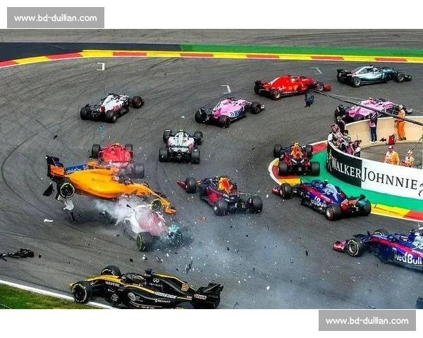 这F1赛车像不像一架战斗机网友：速度与激情的碰撞！